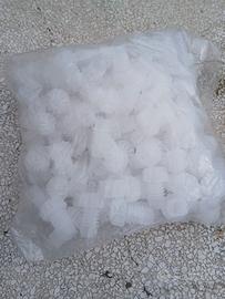 800 tappi in plastica rigati