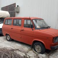 Furgone Ford Transit anni ottanta per  ricambi