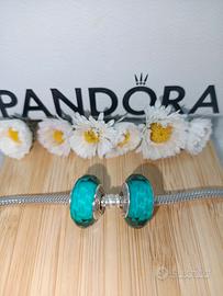 charm Pandora in vetro di Murano sfaccettato 