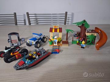 Lego lotto misto con 3 minifigures 