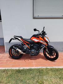 KTM Duke 125 (2019) – 30.000 km - Gomme Nuove 