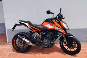 KTM Duke 125 (2019) – 30.000 km - Gomme Nuove 