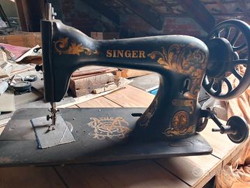 Macchina da cucire Singer (con bauletto in legno)