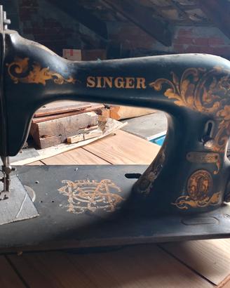 Macchina da cucire Singer (con bauletto in legno)