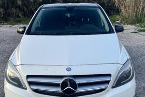 Mercedes B 180