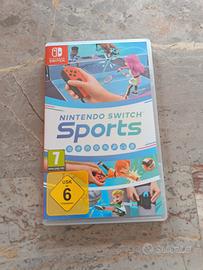Nintendo Switch Sports con kit e fasce calcio.