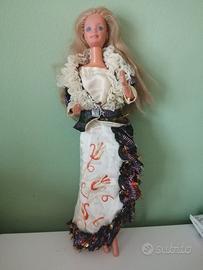Barbie anni'80 vestito raso e ricami 