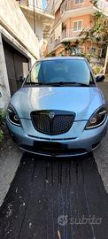 Lancia y