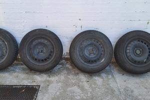 gomme invernali auto con cerchi