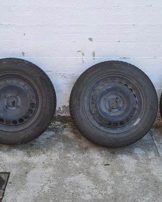 gomme invernali auto con cerchi
