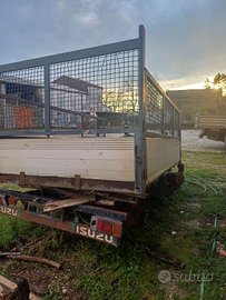 Cassone ribaltabile trilaterale