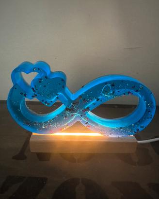 Infinito in resina con base led