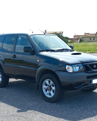 NISSAN TERRANO II (autovettura)