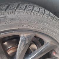 Cerchi e gomme 