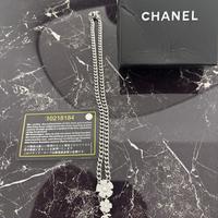 collana con fiori chanel