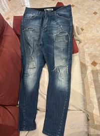 Jeans strappato