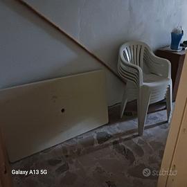 Salon de jardin 6  chaises et table.15€