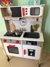 Cucina in legno ikea +lavagna in legmo sempre ikea