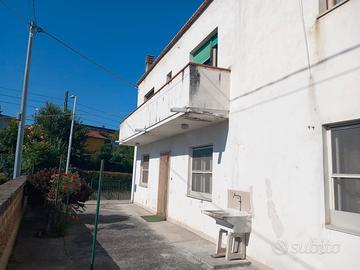 Due appartamenti - giardino -terrazzo