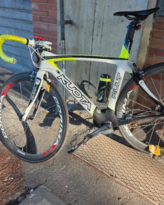 Bici da corsa Kuota Kult in carbonio