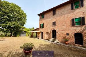 Terratetto a Foiano della Chiana