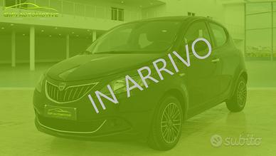 Lancia Ypsilon 1.0 hybrid Silver Plus