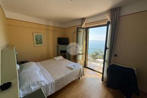 MONOLOCALE A MONEGLIA