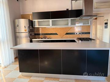 CUCINA COMPLETA DI ELETTRODOMESTRICI