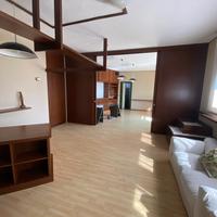 Ampia stanza uso ufficio