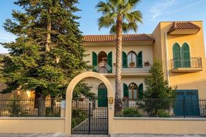 VILLA A SCHIERA A ORIA