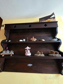 Credenza piattaia decorata a mano