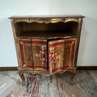 Mobile antico in stile fiorentino in legno