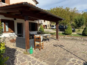Casa indipendente di 1855 m² con 4 locali e box au