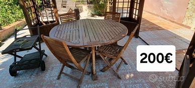 tavolo da esterno con 8 sedie