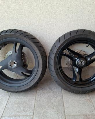 Cerchi e gomme per scooter F12R