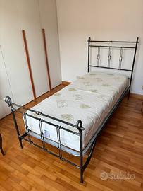 Letto con materasso memory foam