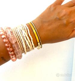 Bracciali color oro molto belli