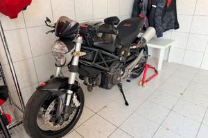Ducati Monster 696