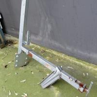 20 staffe per parapetto da tetto zincate regolabil