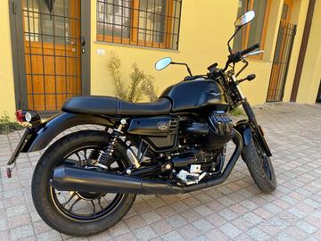 Moto Guzzi V7 III Stone 750 – 2020 – 13.700 km