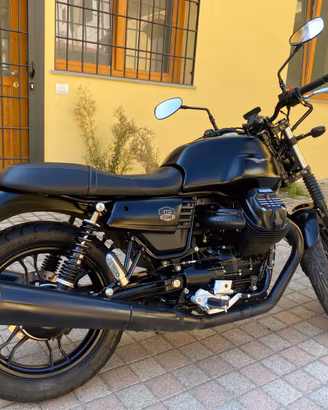 Moto Guzzi V7 III Stone 750 – 2020 – 13.700 km
