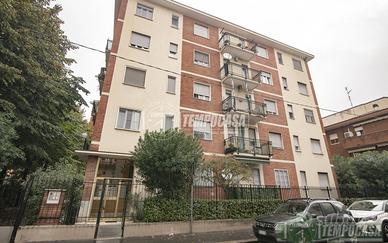 AMPIO BILOCALE LIBERO SUBITO CON BOX COMPRESO NEL