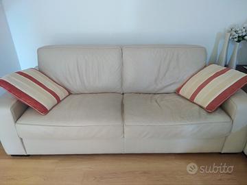divano  in vera pelle 