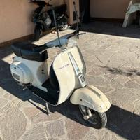 Vespa special super conservato