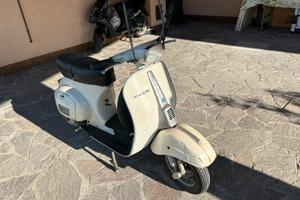 Vespa special super conservato