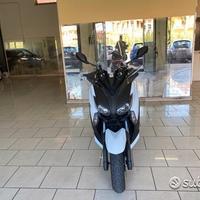 Yamaha X-Max 250i