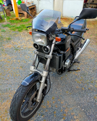 Honda VF 750 Sabre