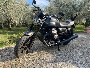 Moto Guzzi V7 IV Stone 850cc