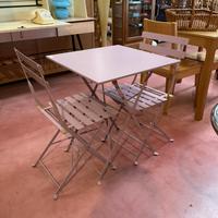 Tavolino in ferro con sedie