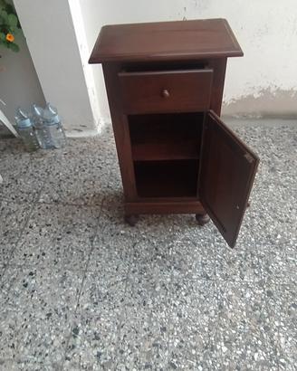 mobiletto arte povera